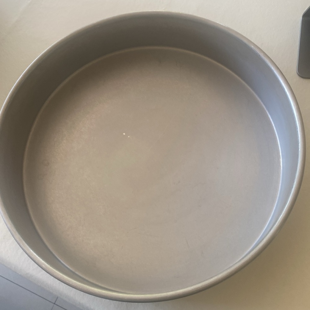 Non-Stick Gray Round Cake Pan